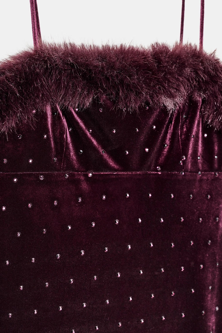 БАРХАТНОЕ ПЛАТЬЕ МИДИ С БУСИНАМИ И ВОРСИСТЫМ ЭФФЕКТОМ