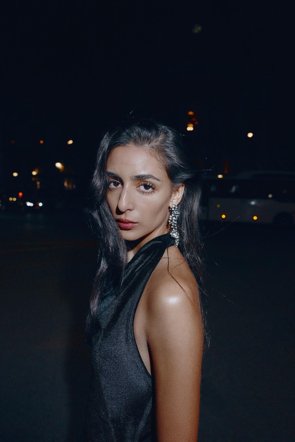 БАРХАТНОЕ ПЛАТЬЕ МИДИ С КРУЖЕВОМ