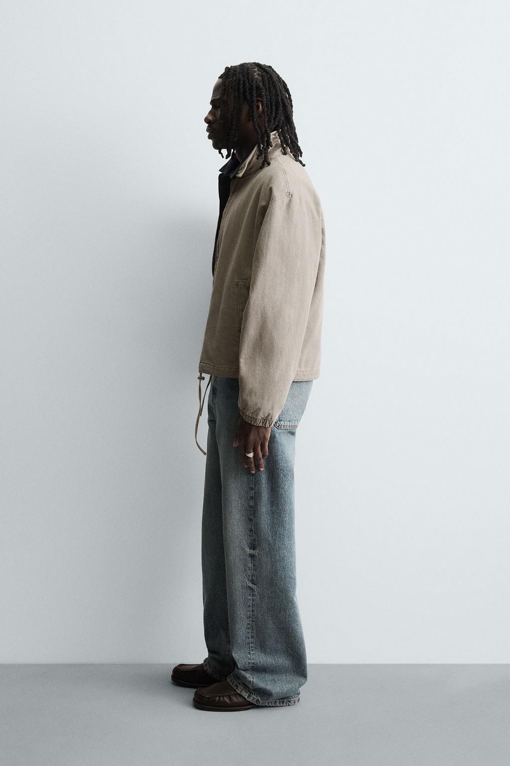 СТЕГАНАЯ КУРТКА С КОМБИНИРОВАННЫМ ВОРОТНИКОМ