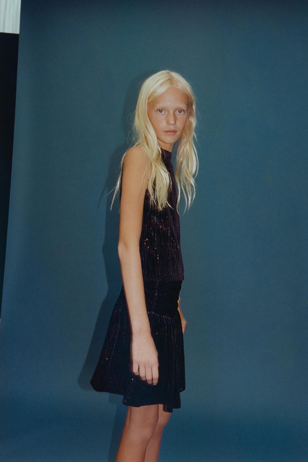 БАРХАТНЫЙ ТОП С БЛЁСТКАМИ