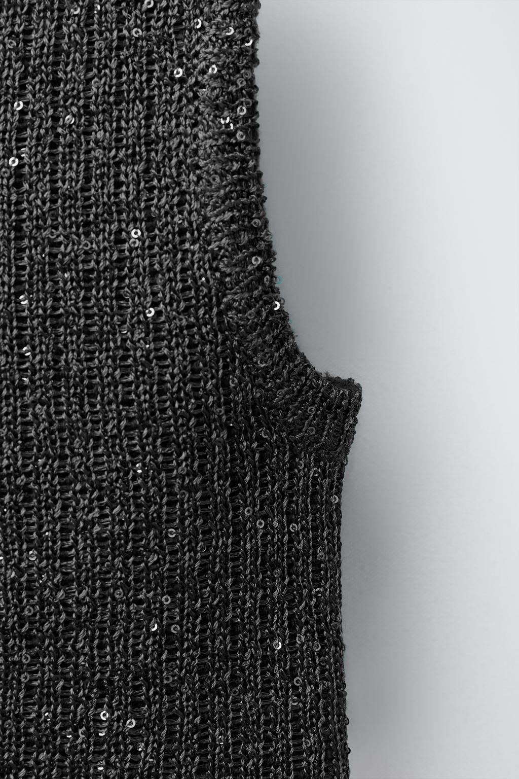 ВЯЗАНЫЙ ТОП С ПАЙЕТКАМИ