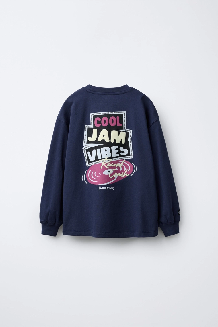 ФУТБОЛКА С РЕЛЬЕФНЫМ ПРИНТОМ