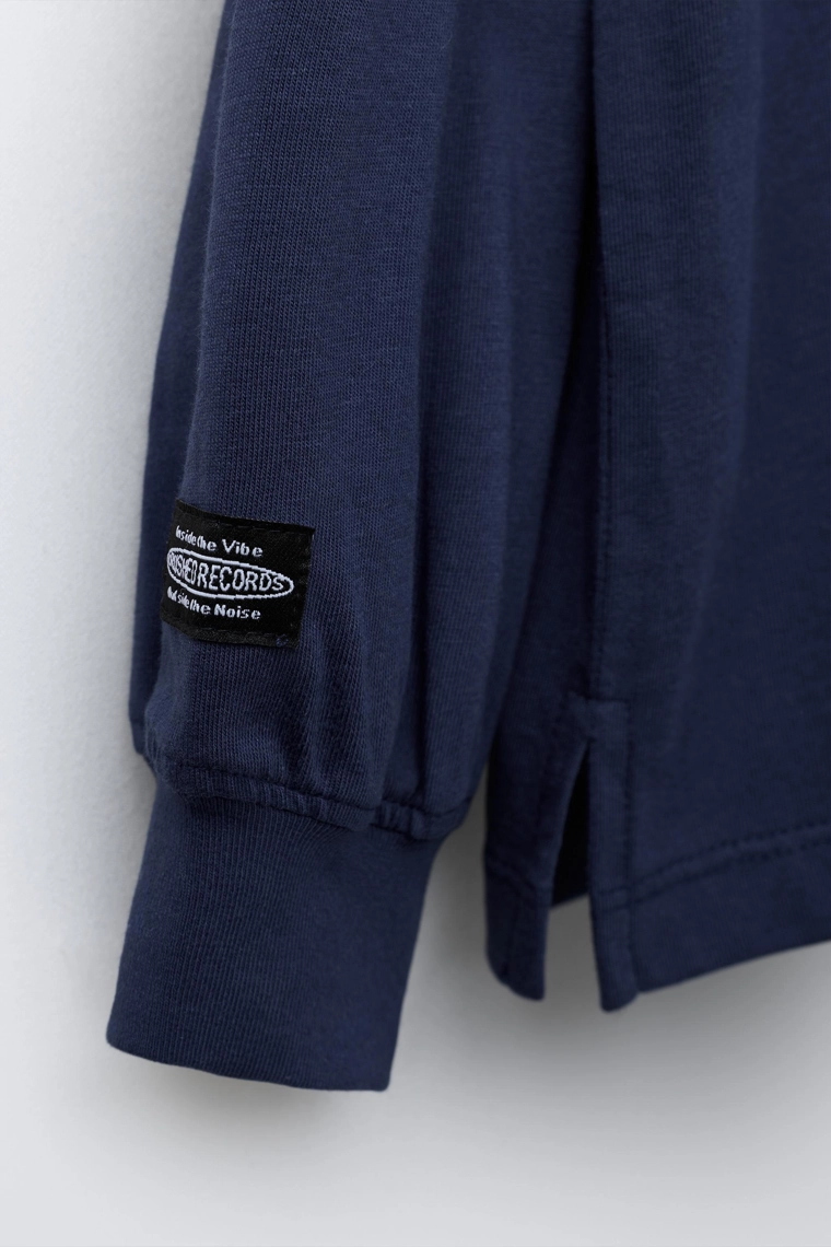 ФУТБОЛКА С РЕЛЬЕФНЫМ ПРИНТОМ