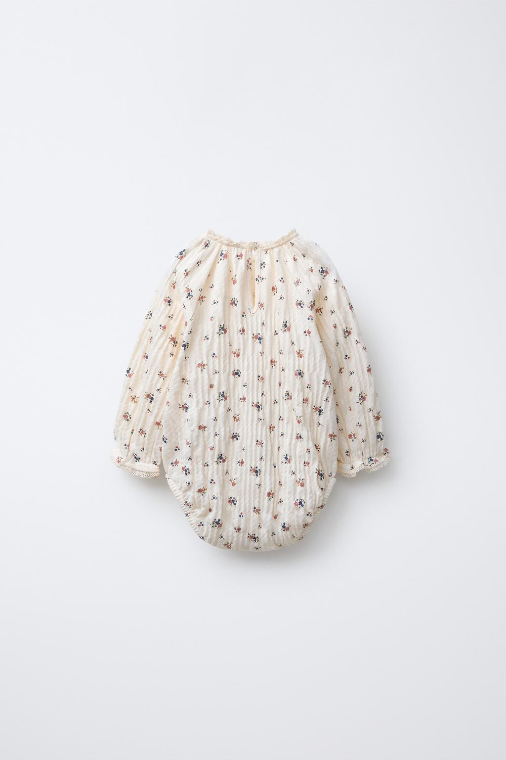 БОДИ С ЦВЕТОЧНЫМ КРУЖЕВОМ