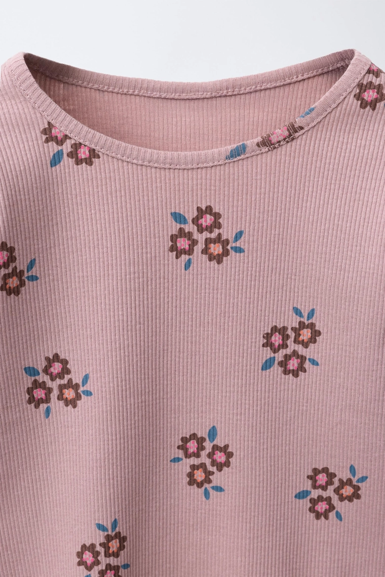 КОМПЛЕКТ ИЗ ФУТБОЛКИ В РУБЧИК И ЛЕГИНСОВ С ЦВЕТОЧНЫМ ПРИНТОМ