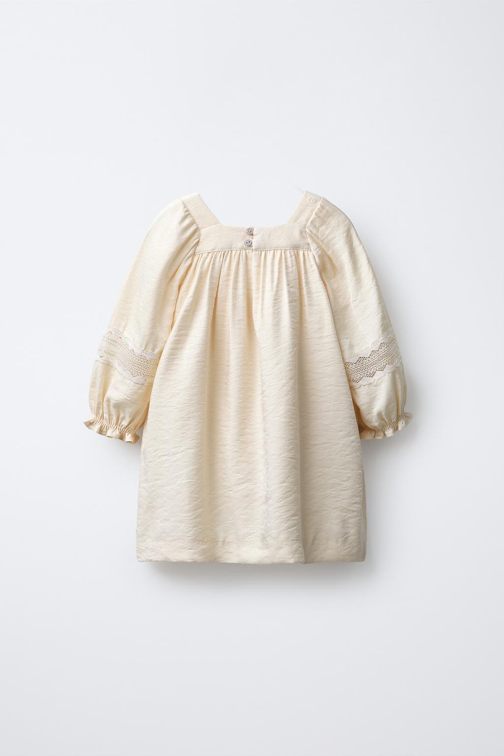 АТЛАСНОЕ ПЛАТЬЕ С ВЫШИВКОЙ