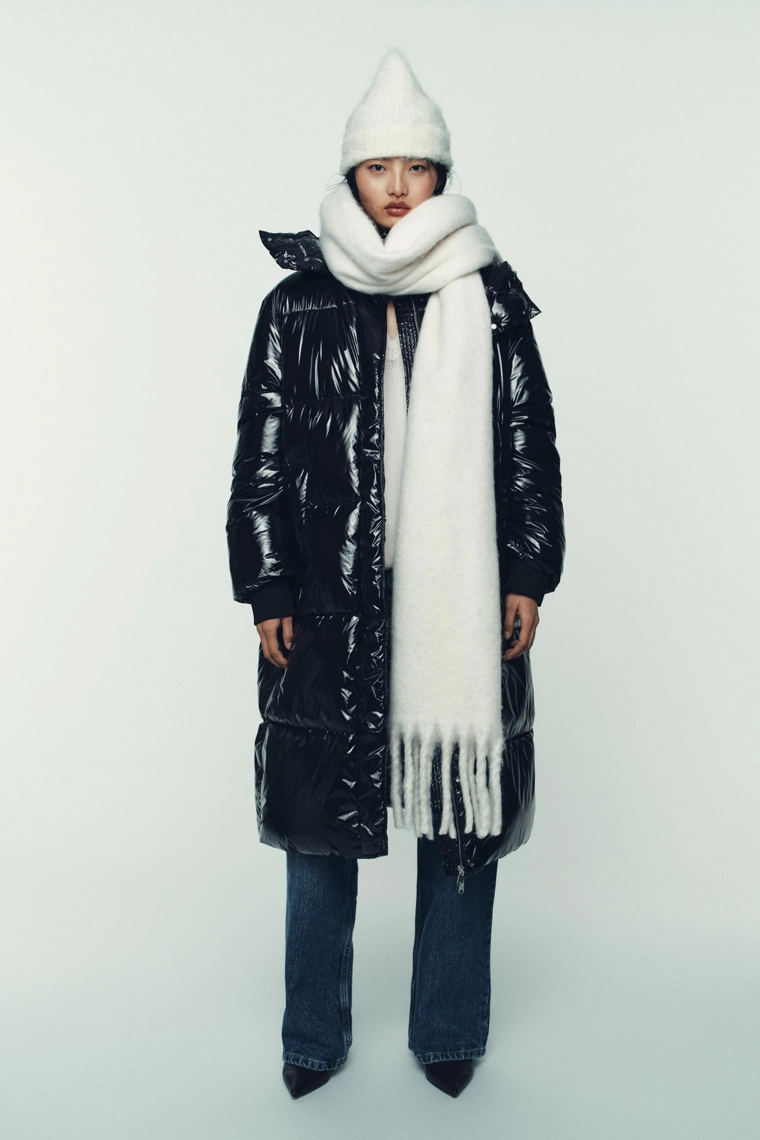 ДЛИННЫЙ АНОРАК С БЛЕСТЯЩИМ ЭФФЕКТОМ