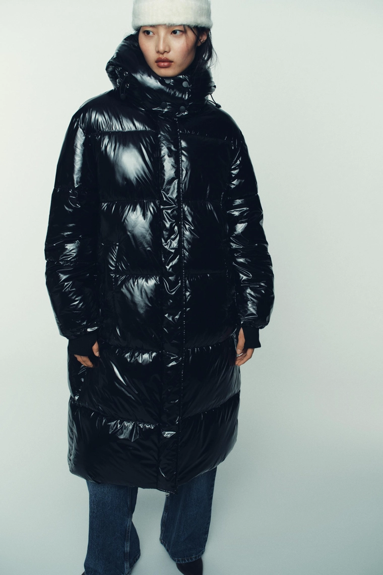 ДЛИННЫЙ АНОРАК С БЛЕСТЯЩИМ ЭФФЕКТОМ