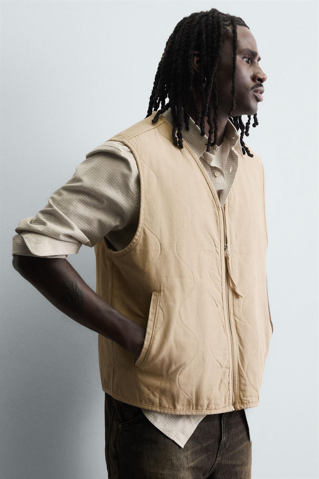 ЖИЛЕТ ИЗ ХЛОПКА С ЭФФЕКТОМ ПОТЕРТОСТИ И СТРОЧКОЙ