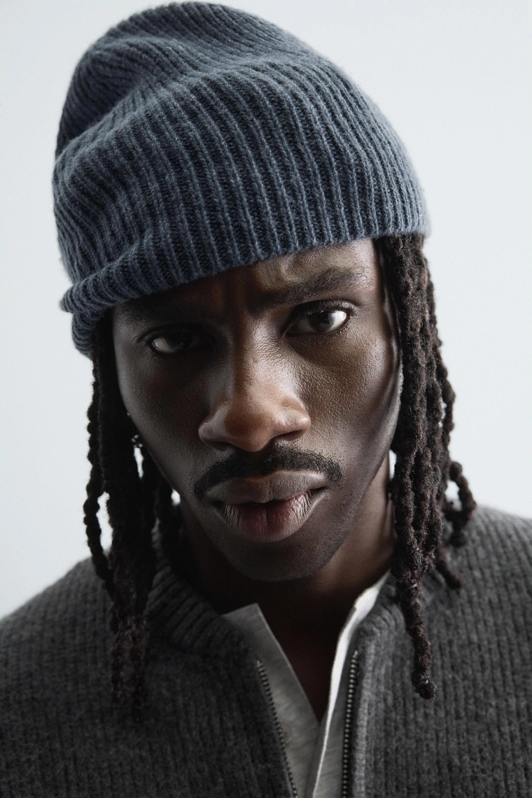 ВЯЗАНАЯ ШАПКА БИНИ В РУБЧИК ИЗ ШЕРСТИ