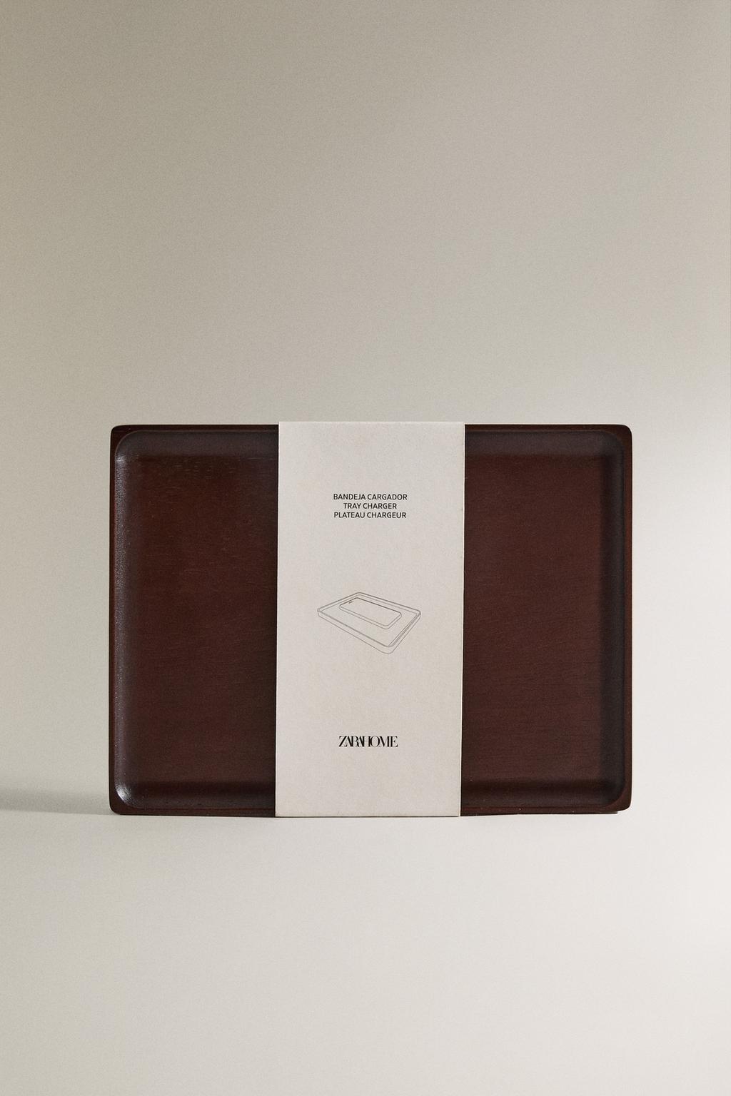 Деревянный поднос с зарядным устройством для телефона