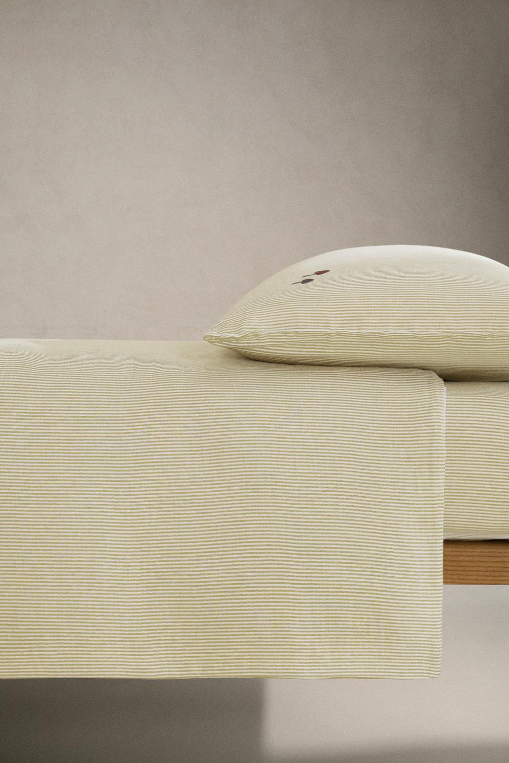 Детский простынь с полосками из муслина