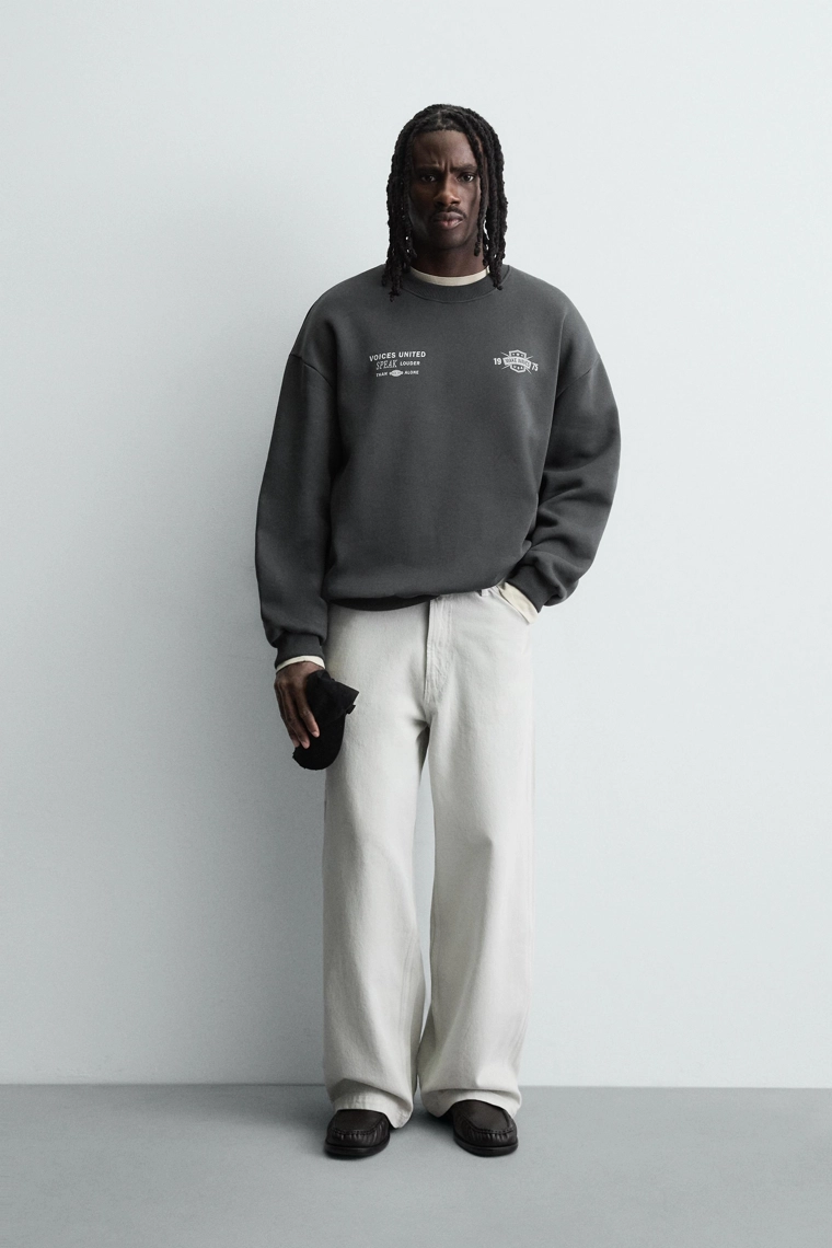 ТОЛСТОВКА С КОМБИНИРОВАННЫМ ПРИНТОМ