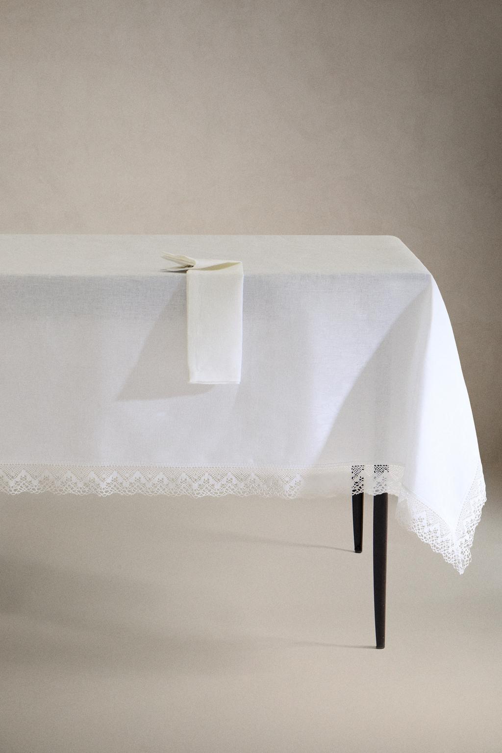 Скатерть из льна с жаккардовым узором и кружевным краем