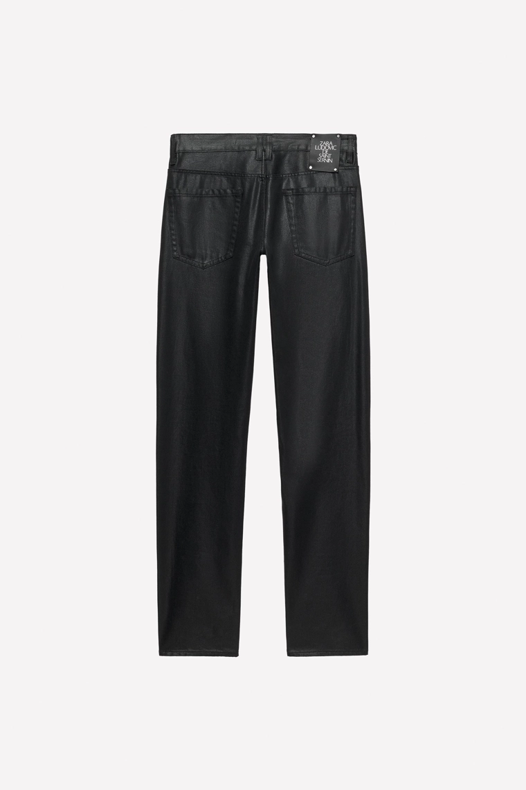Джинсы slim fit с восковым покрытием ludovic de saint sernin x zara