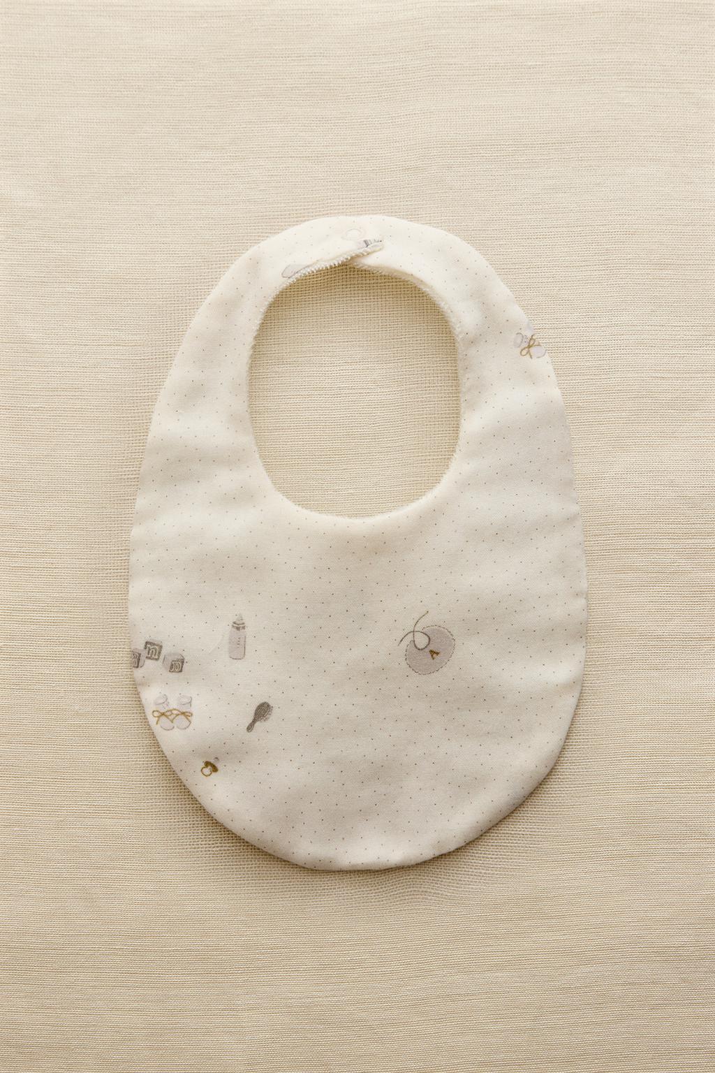 Детский слюнявчик из муслина