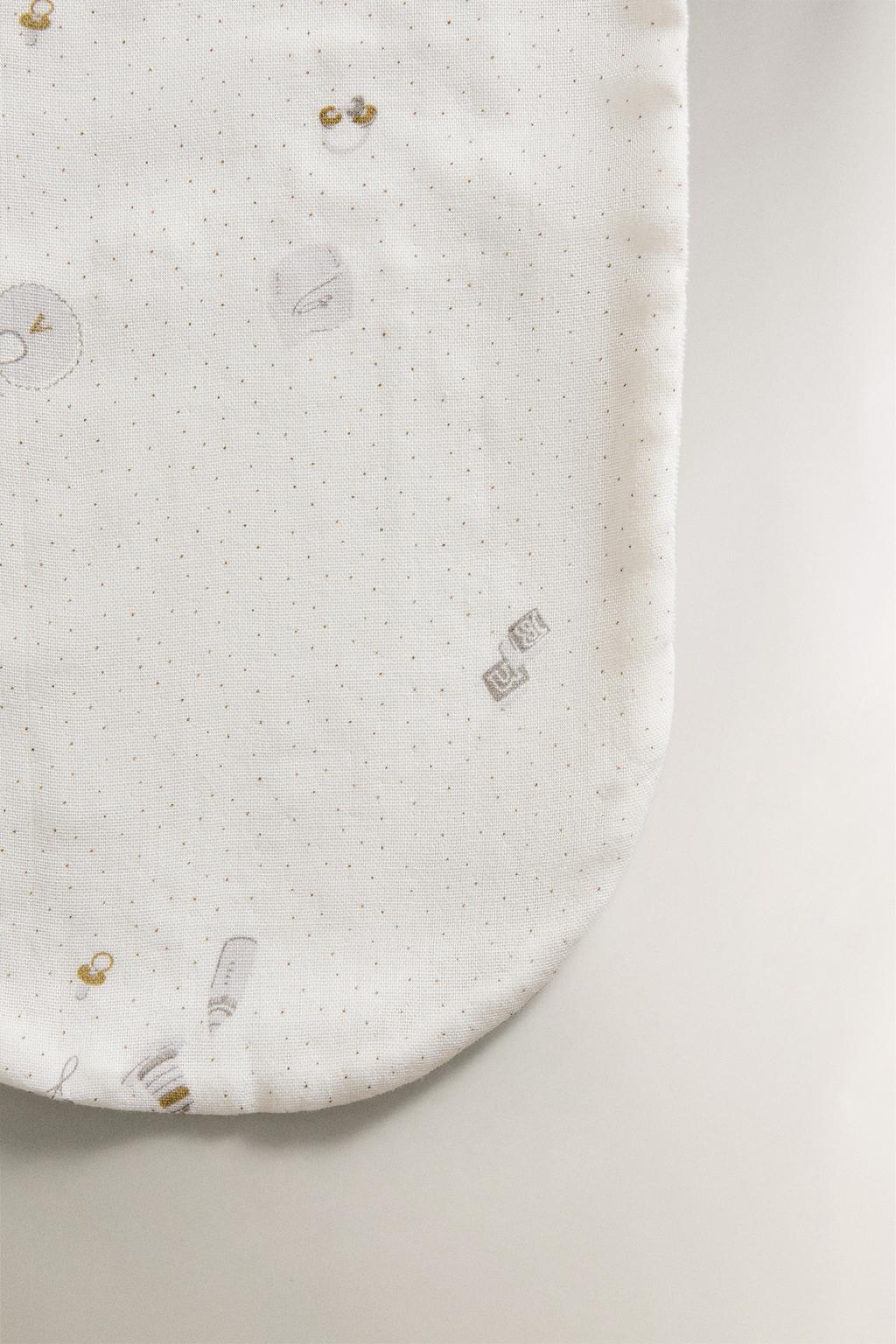 Детский плечевой слюнявчик