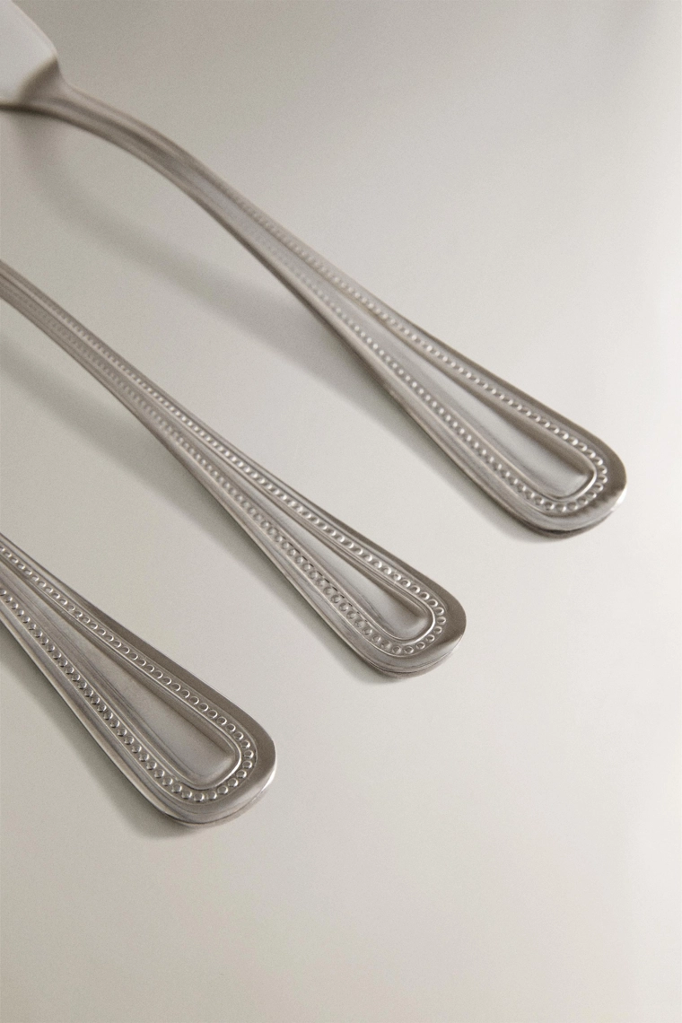 Набор столовых приборов для десертов из шести предметов цвета серебро