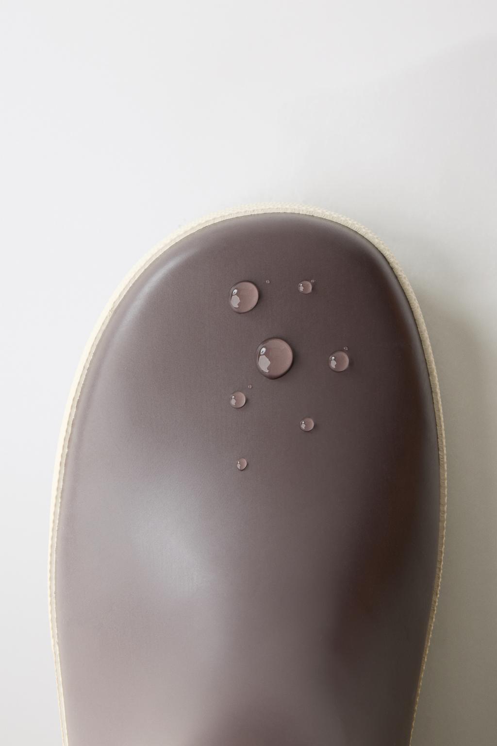 Резиновые сапоги zara в стиле цветной блок