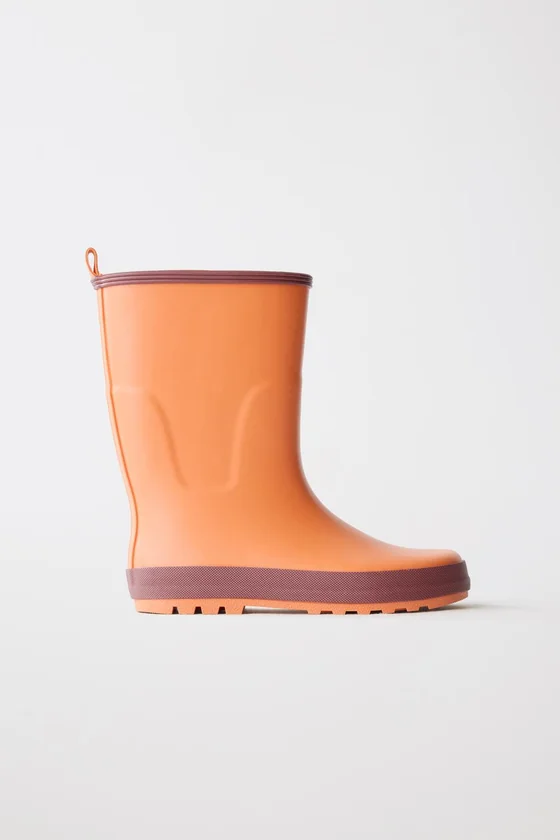 Резиновые сапоги zara в стиле цветной блок