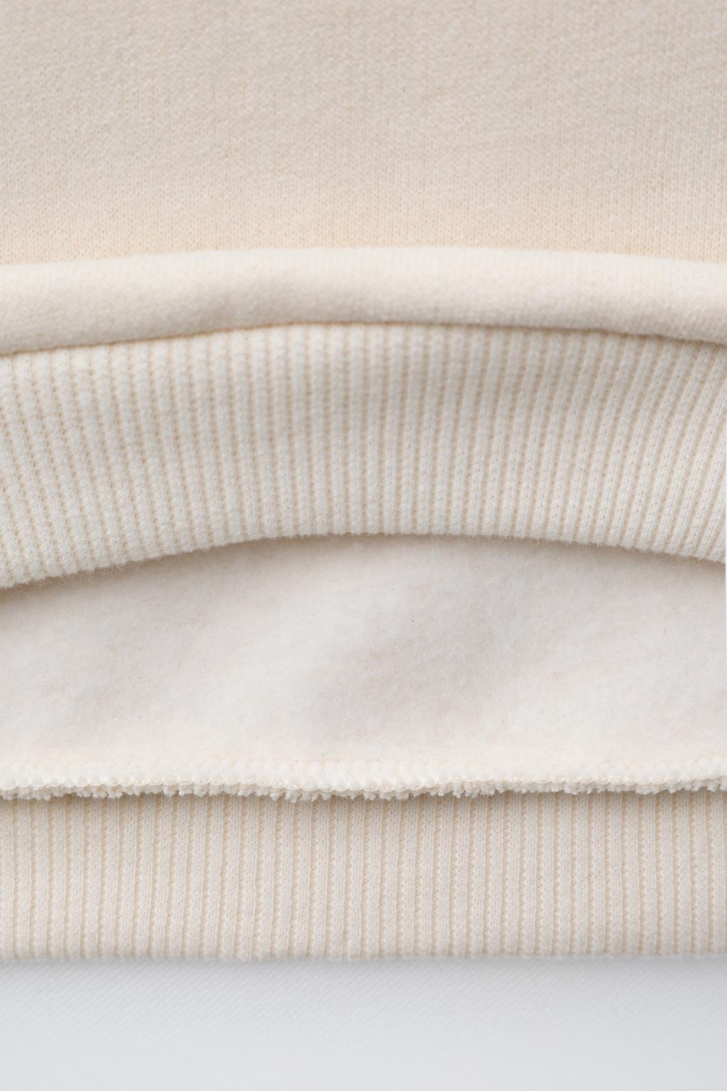 ТОЛСТОВКА С ИЗОБРАЖЕНИЕМ «МОНЫ ЛИЗЫ» С МИККИ И МИННИ МАУС © DISNEY