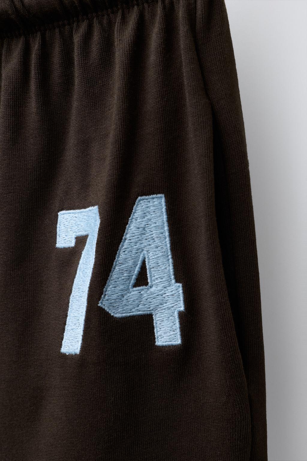 ШИРОКИЕ БРЮКИ ИЗ ПЛОТНОЙ МЯГКОЙ ТКАНИ С ВЫШИВКОЙ