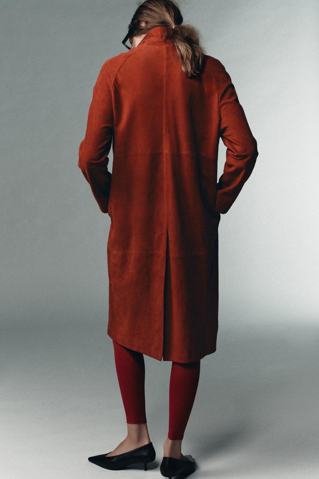 Пальто из 100% замши красное. лимитированная коллекция