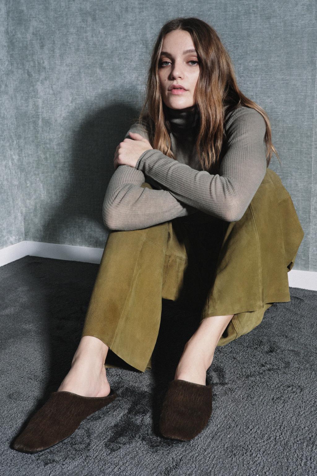 Туфли-мюли из кожи limited edition