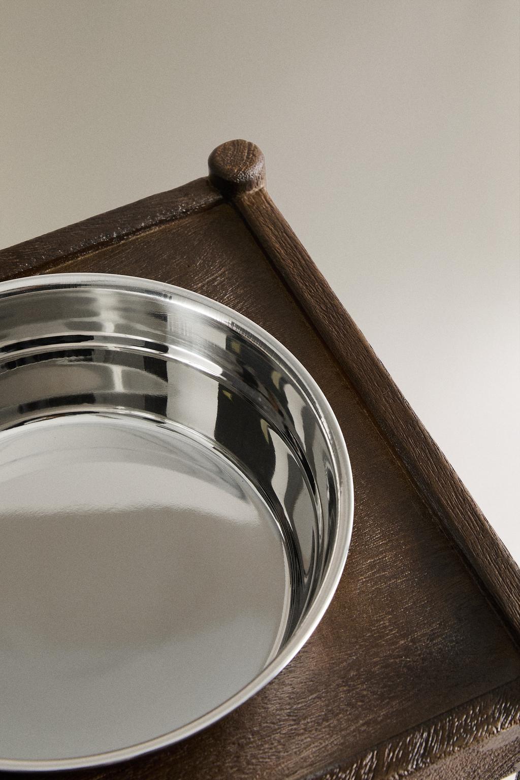 Высокая деревянная миска для корма животных