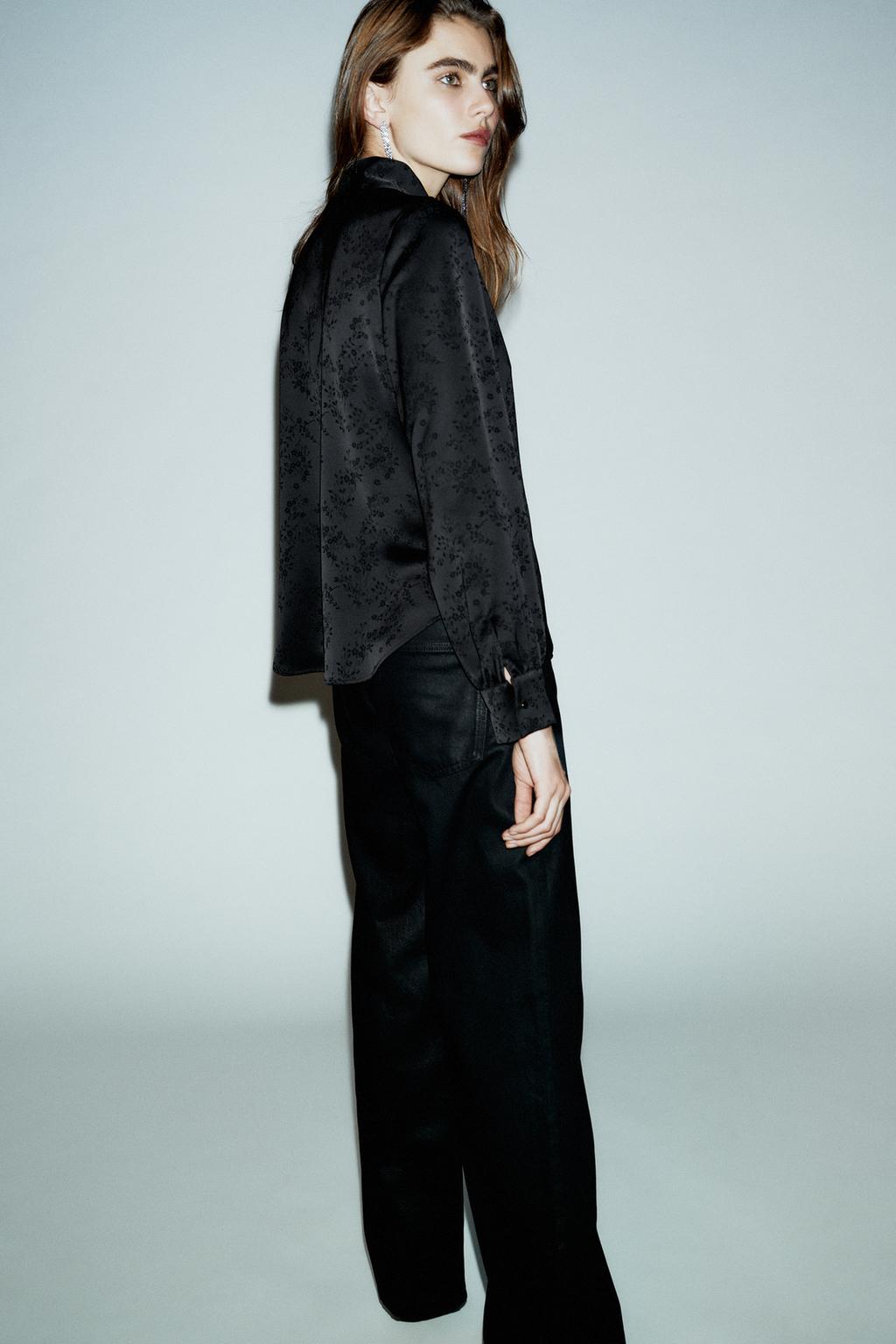 РУБАШКА ЖАККАРД ЦВЕТЫ БРОШЬ