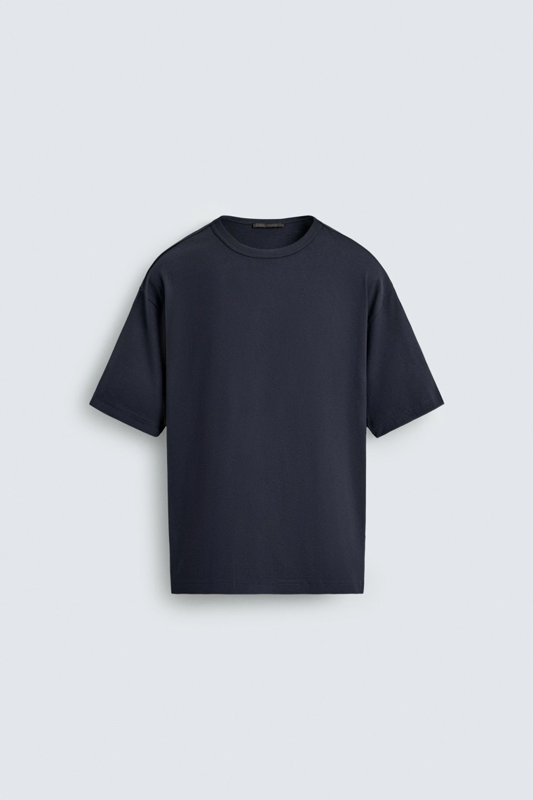 СВОБОДНАЯ ПИЖАМА С КОНТРАСТНЫМИ ДЕТАЛЯМИ