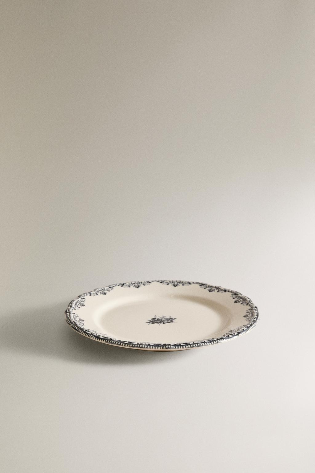 Десертная тарелка с дизайном подложки