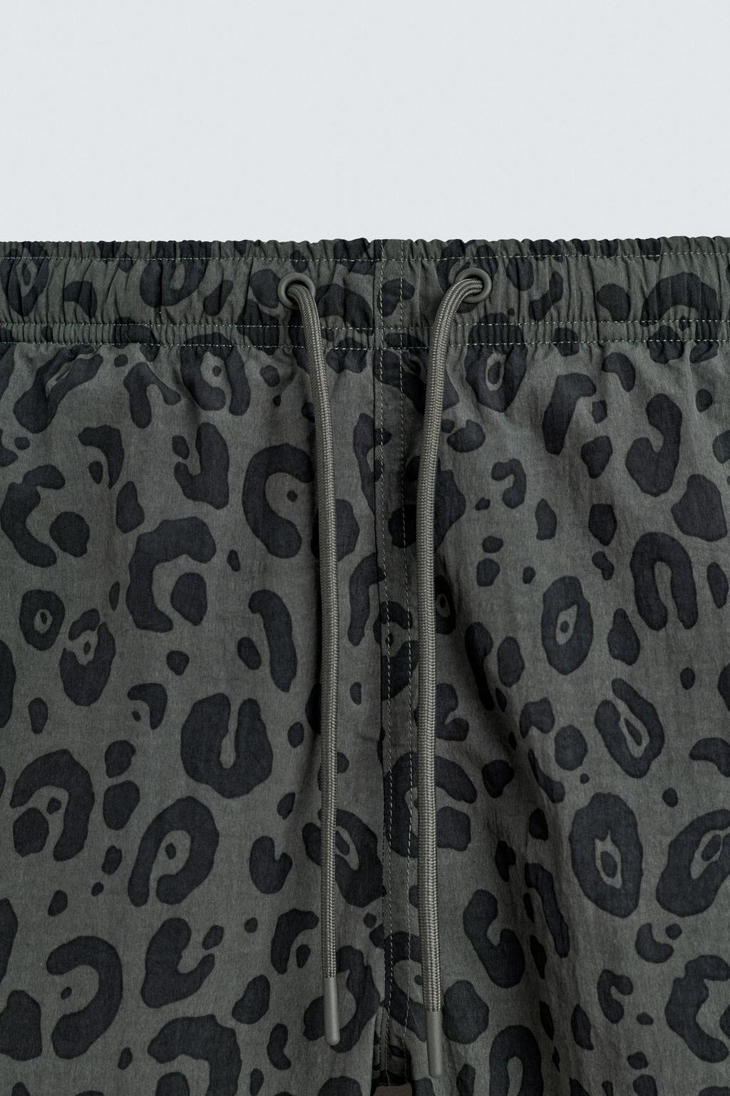 Плавки с короткими шортами в анималистическом принте