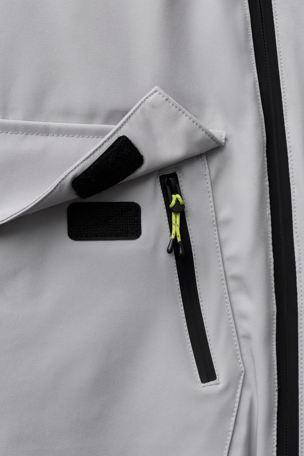 ВОДОНЕПРОНИЦАЕМЫЙ И ВЕТРОЗАЩИТНЫЙ АНОРАК RECCO® SYSTEM SKI COLLECTION