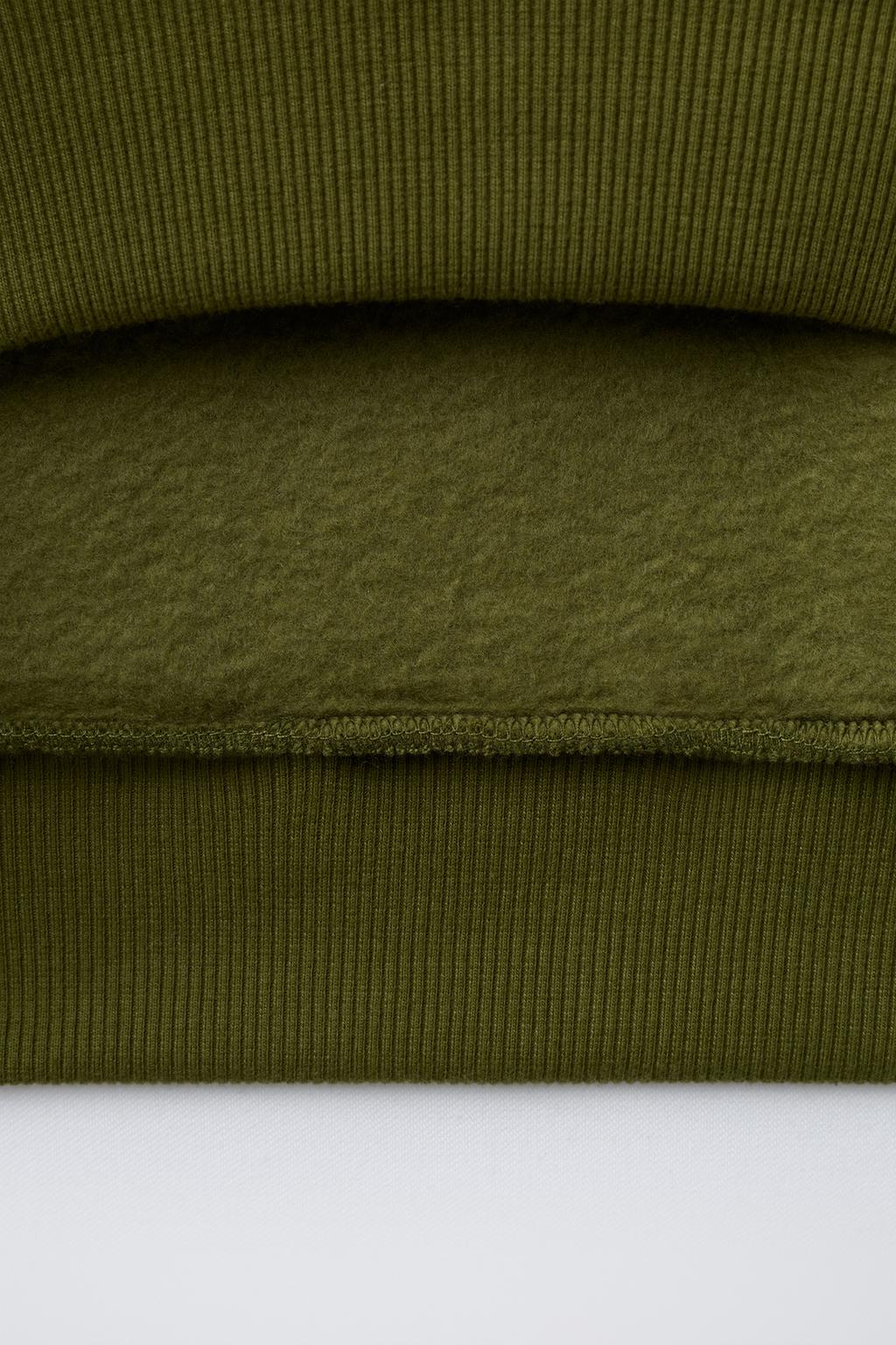 HOODIE SWEATSHIRT AND JOGGER TROUSERS WITH LABEL TEXTURE