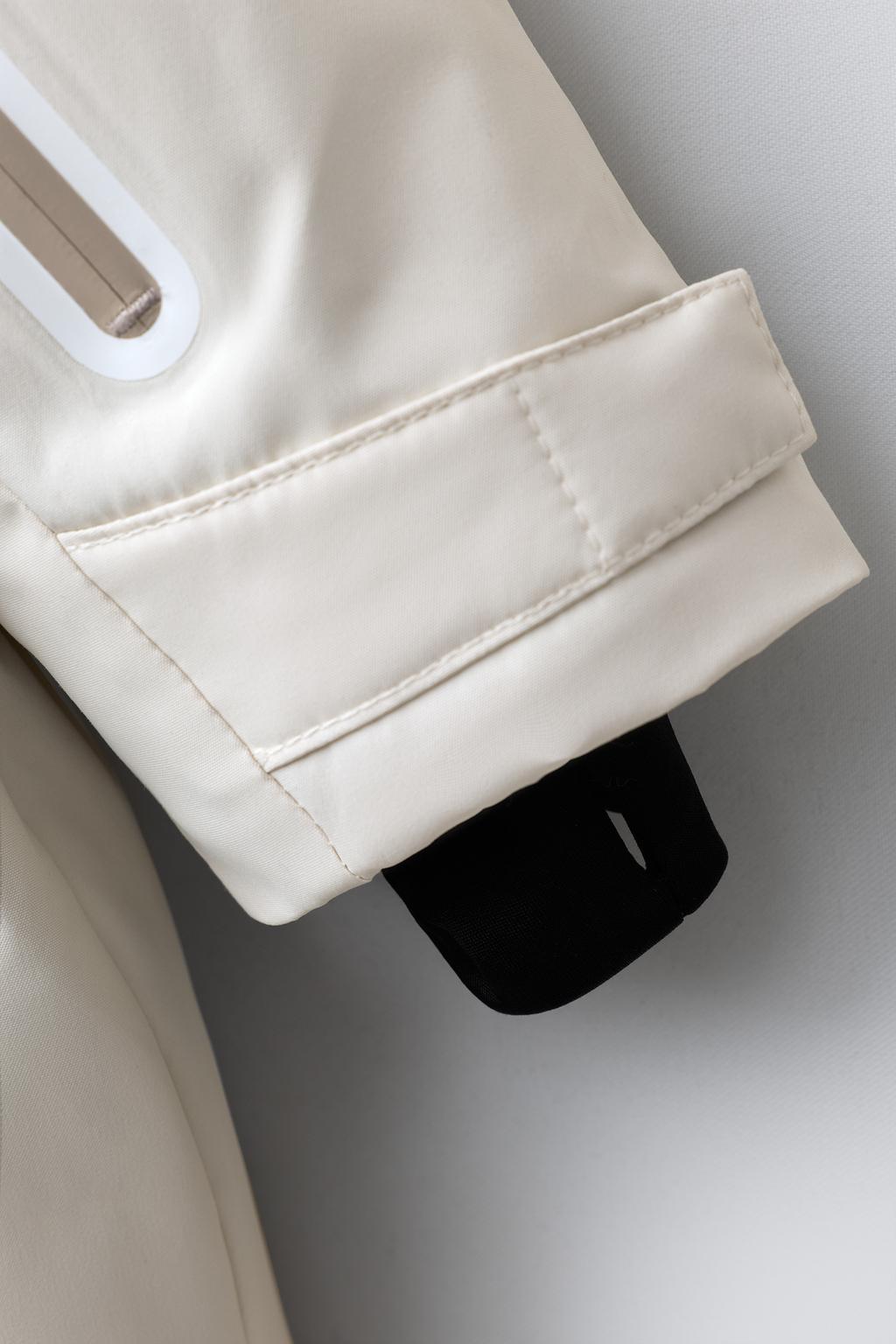 Длинный худи из искусственного меха с капюшоном. водонепроницаемый и ветрозащитный. коллекция лыжной одежды recco® system