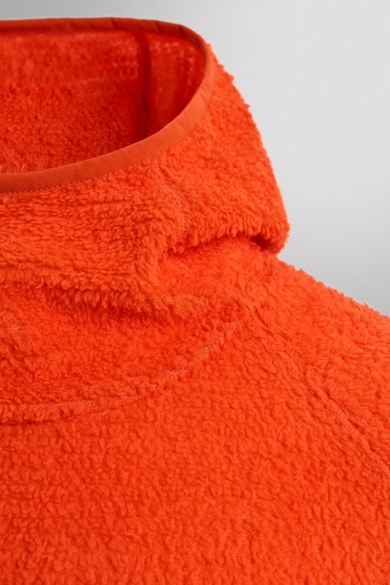 ФЛИСОВАЯ ТОЛСТОВКА С КАПЮШОНОМ И ТЕКСТУРОЙ SKI