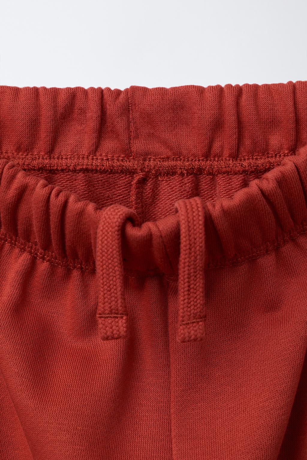 КОМПЛЕКТ ИЗ ТОЛСТОВКИ И БРЮК-ДЖОГГЕРОВ С ВЫШИВКОЙ