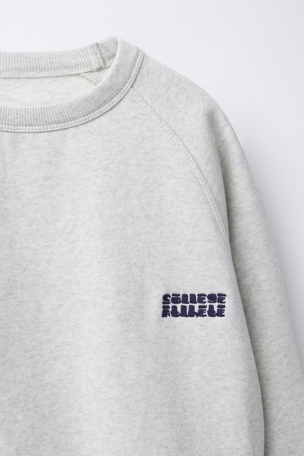 КОМПЛЕКТ ИЗ ТОЛСТОВКИ И БРЮК-ДЖОГГЕРОВ С ВЫШИВКОЙ