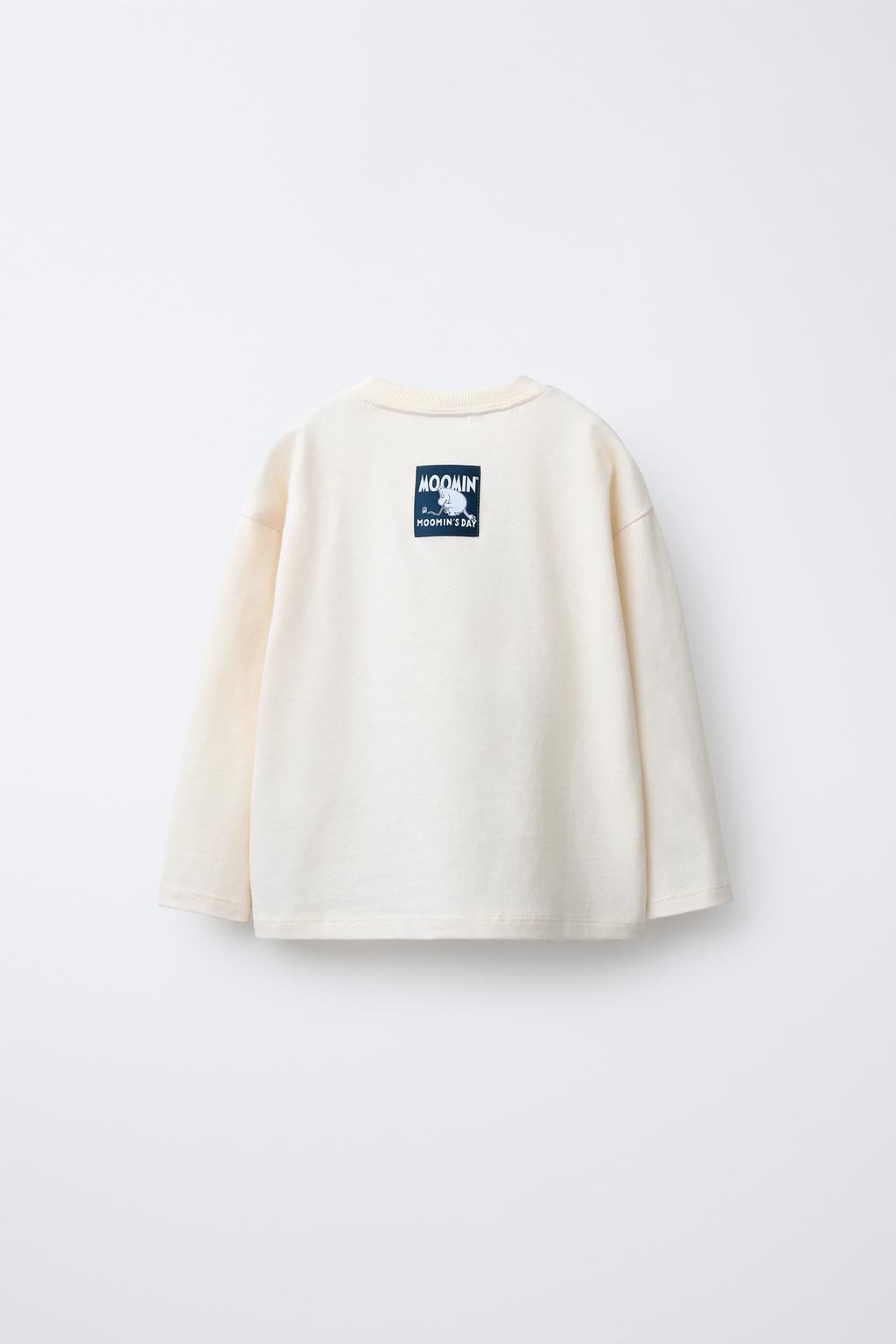 ФУТБОЛКА С РЕЛЬЕФНЫМ ПРИНТОМ МУМИ-ТРОЛЛИ ©