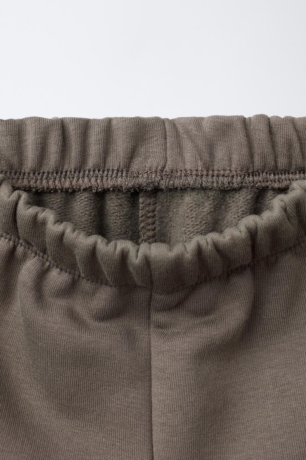 БАЗОВЫЙ КОМПЛЕКТ ДЛЯ БЕГА: ТОЛСТОВКА И БРЮКИ-ДЖОГГЕРЫ С НАШИВКОЙ