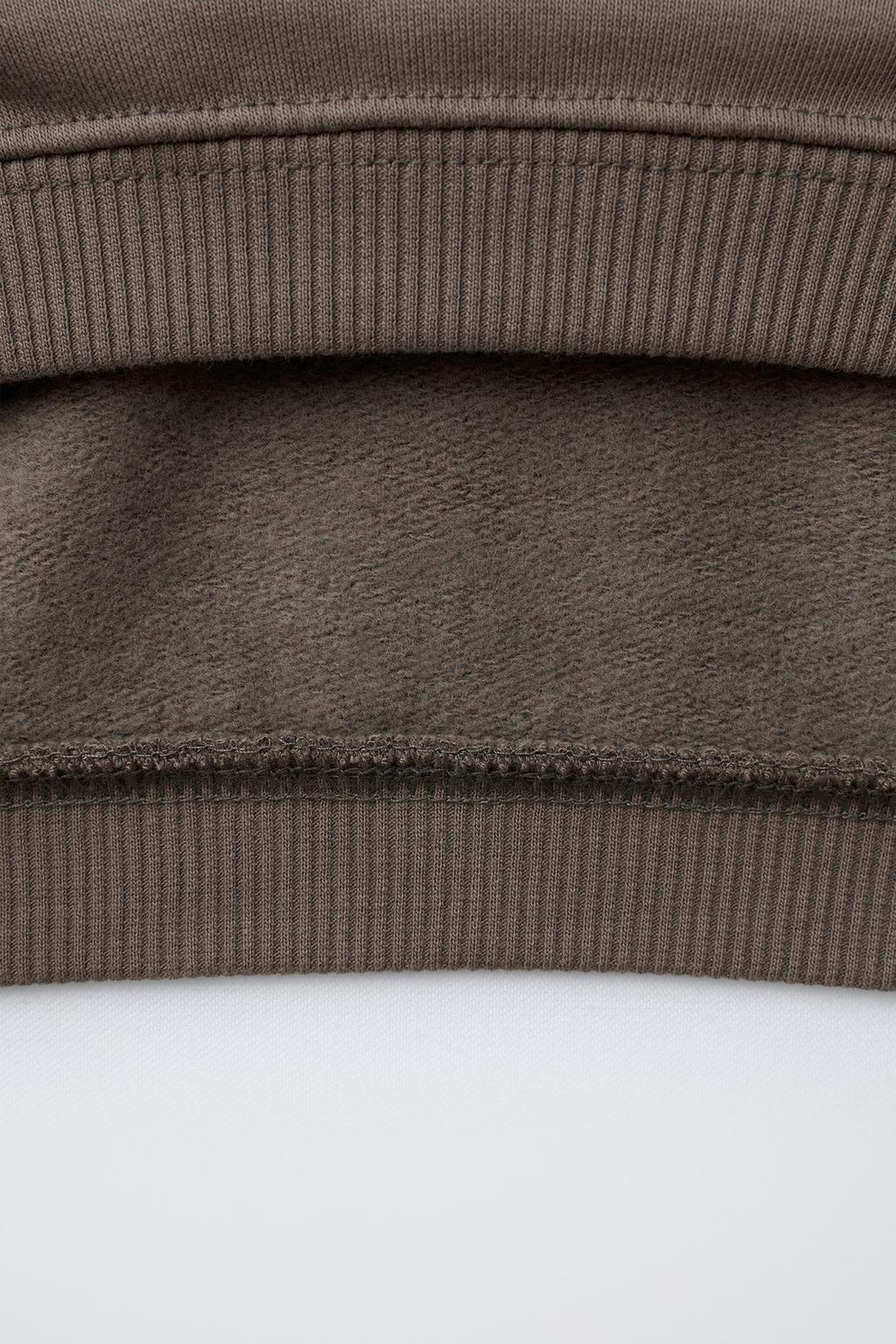 БАЗОВЫЙ КОМПЛЕКТ ДЛЯ БЕГА: ТОЛСТОВКА И БРЮКИ-ДЖОГГЕРЫ С НАШИВКОЙ