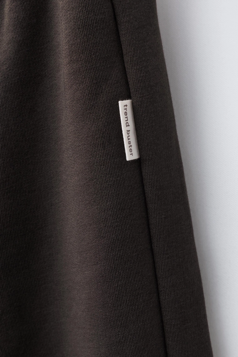 БАЗОВЫЙ КОМПЛЕКТ ДЛЯ БЕГА: ТОЛСТОВКА И БРЮКИ-ДЖОГГЕРЫ С НАШИВКОЙ