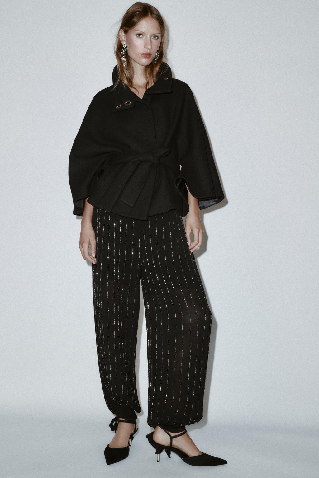 КОРОТКОЕ ПАЛЬТО-НАКИДКА С ПОЯСОМ ИЗ ШЕРСТИ