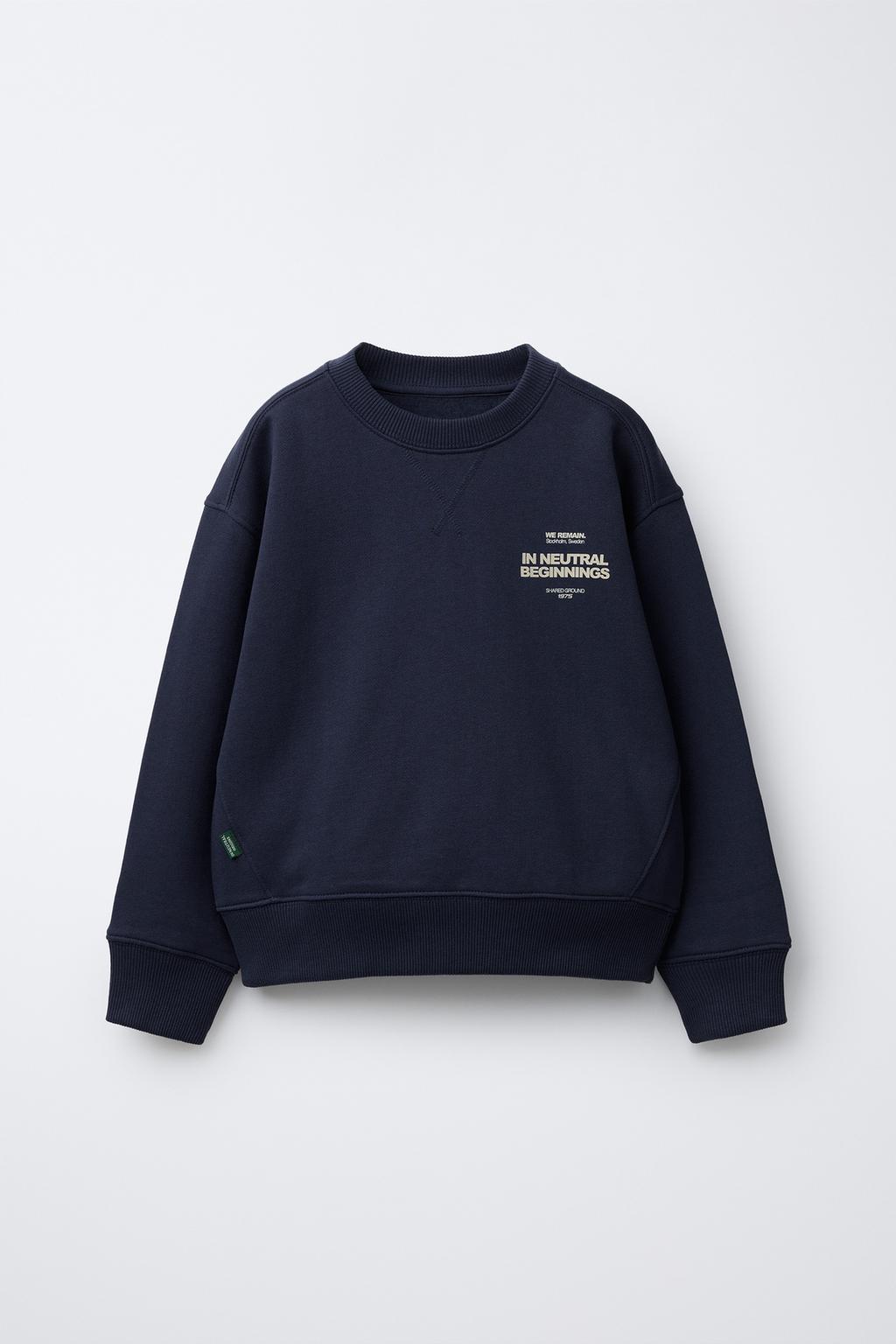 ТОЛСТОВКА С НАДПИСЬЮ И ЭТИКЕТКОЙ