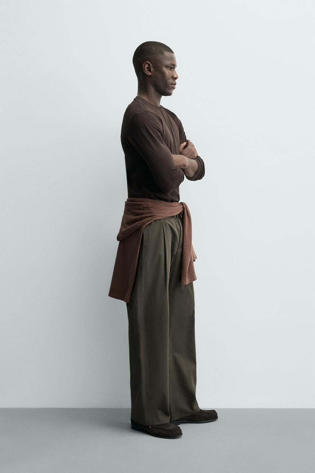 БАЗОВАЯ ФУТБОЛКА SLIM FIT