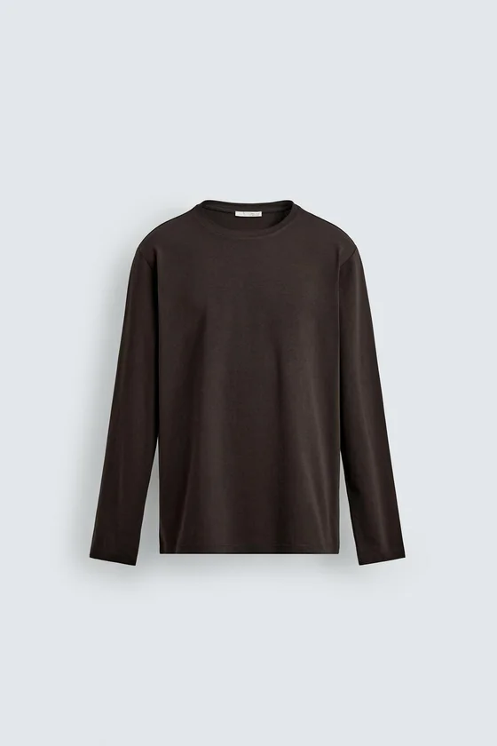 БАЗОВАЯ ФУТБОЛКА SLIM FIT