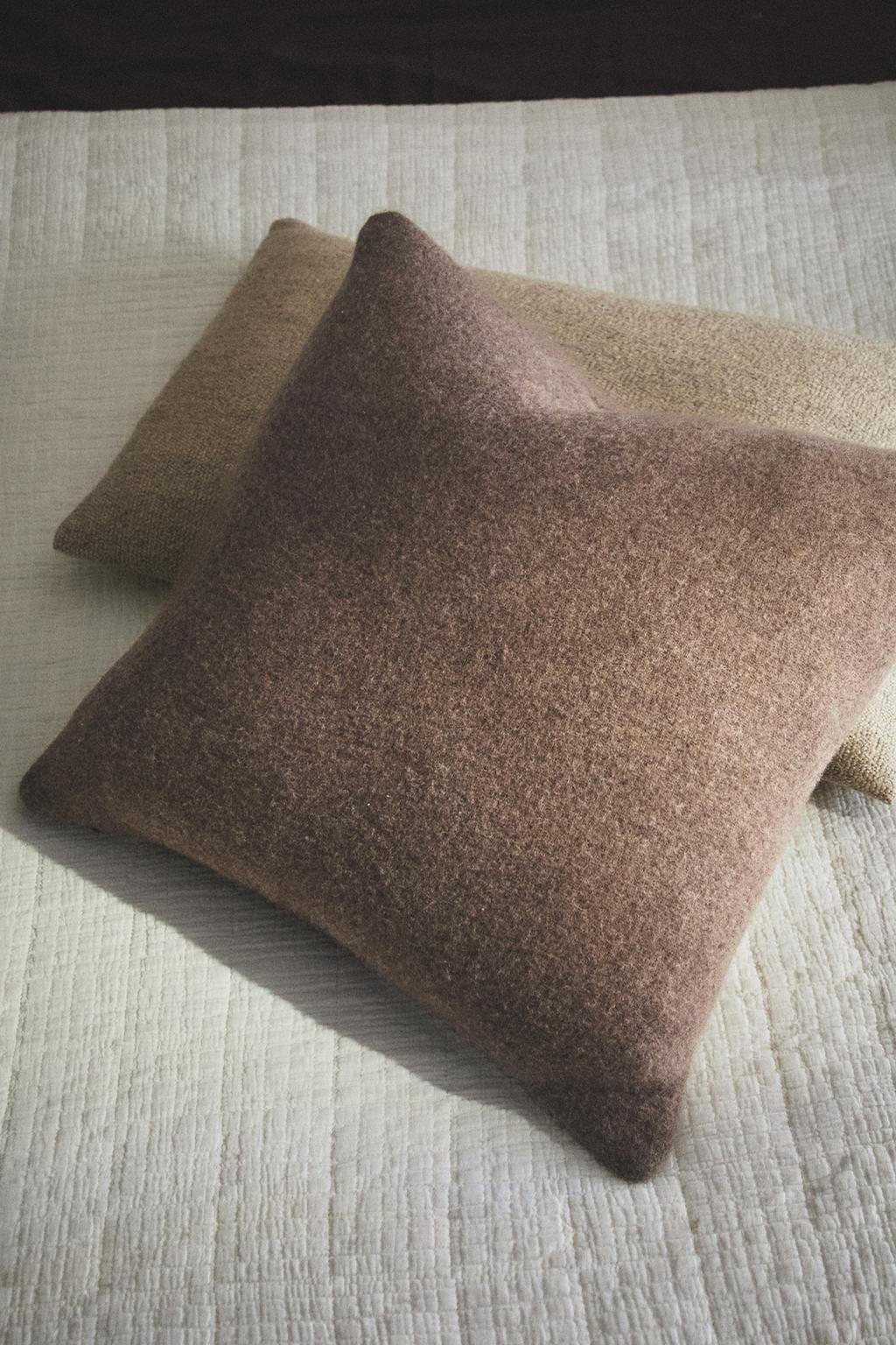 Чехол из шерсти для подушки