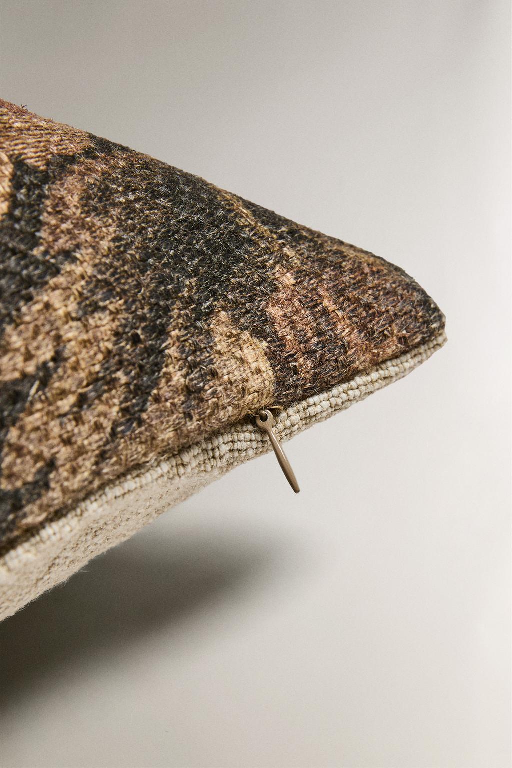 Чехол для подушки из льна с цветочным принтом