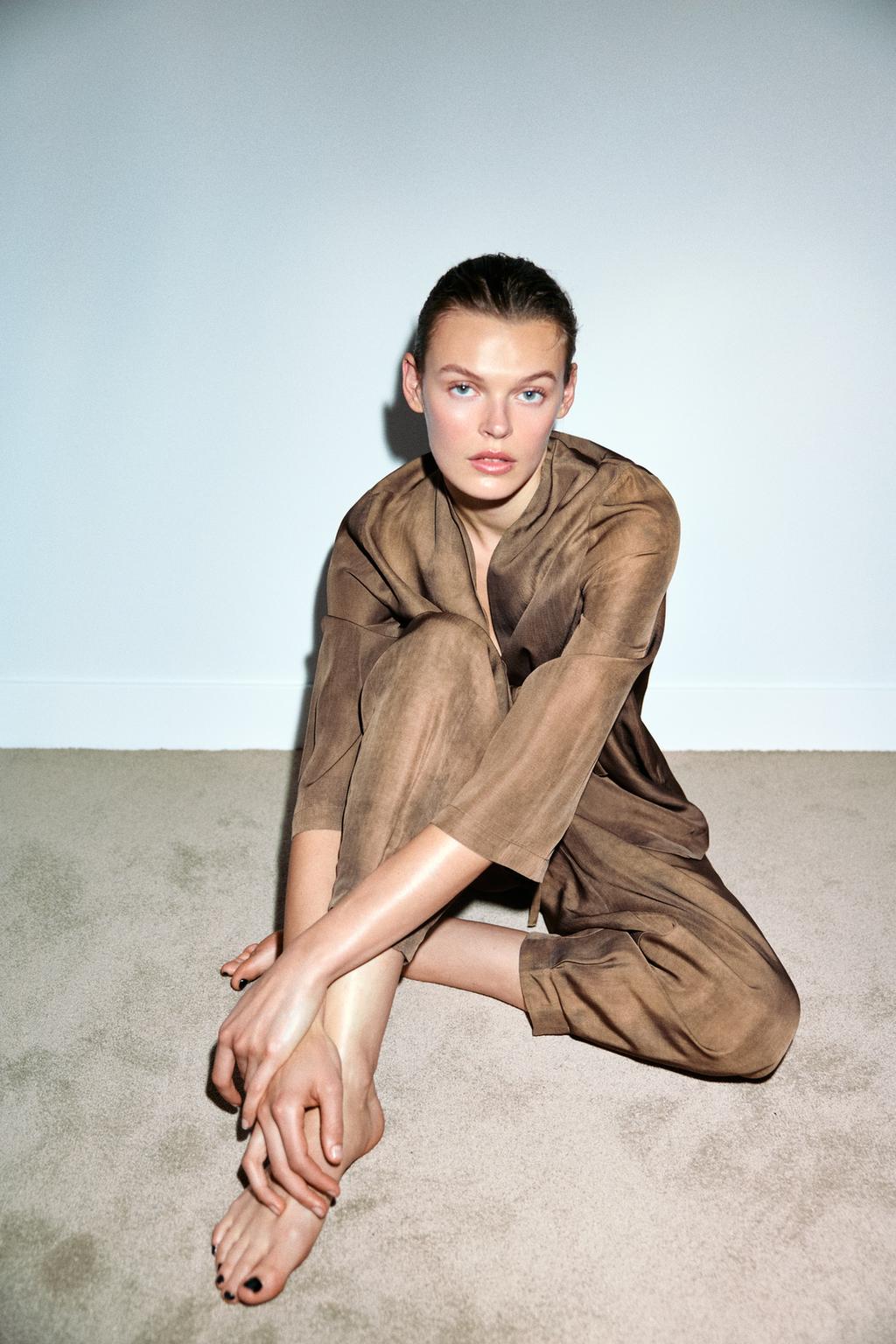 БРЮКИ ОБЪЕМНОГО КРОЯ С ПРИНТОМ